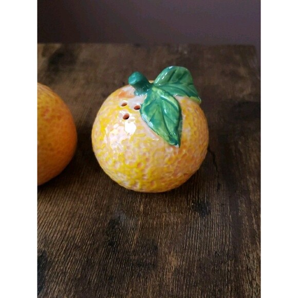 Cracker Barrel Stoneware Oranges Salt & Pepper Set Fruit Crate Vintage Kitsch - Picture 6 of 15